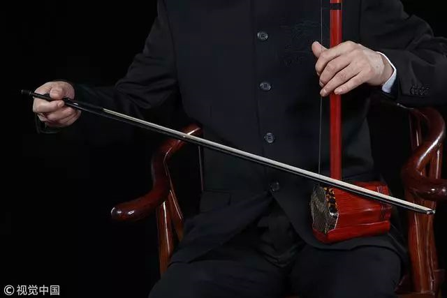 二胡独奏曲山村初晓曲谱，二胡曲谱山村新歌