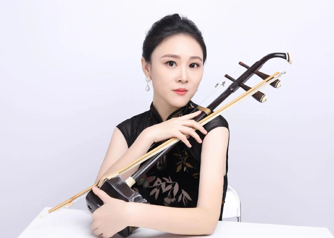二胡名曲报答，二胡报春花示范