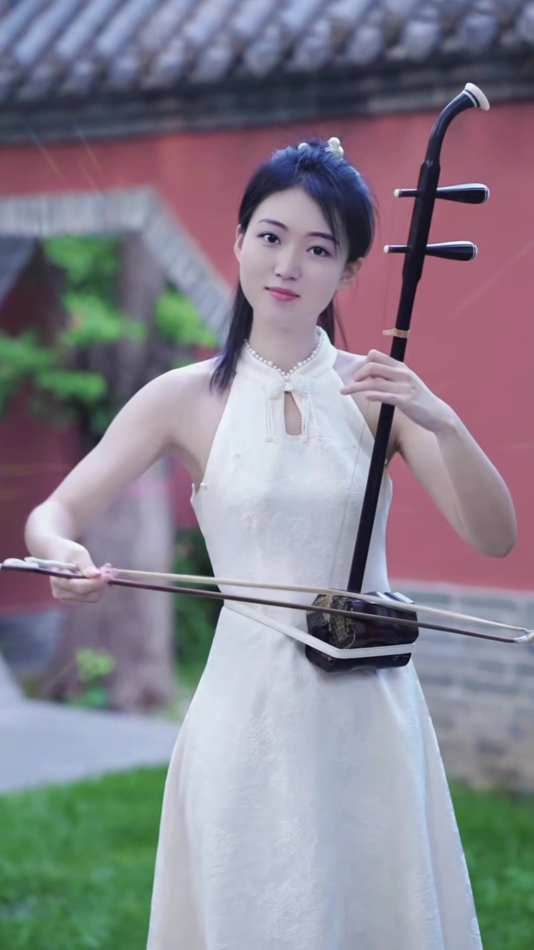 二胡拉五线谱怎么拉，二胡怎样拉谱子